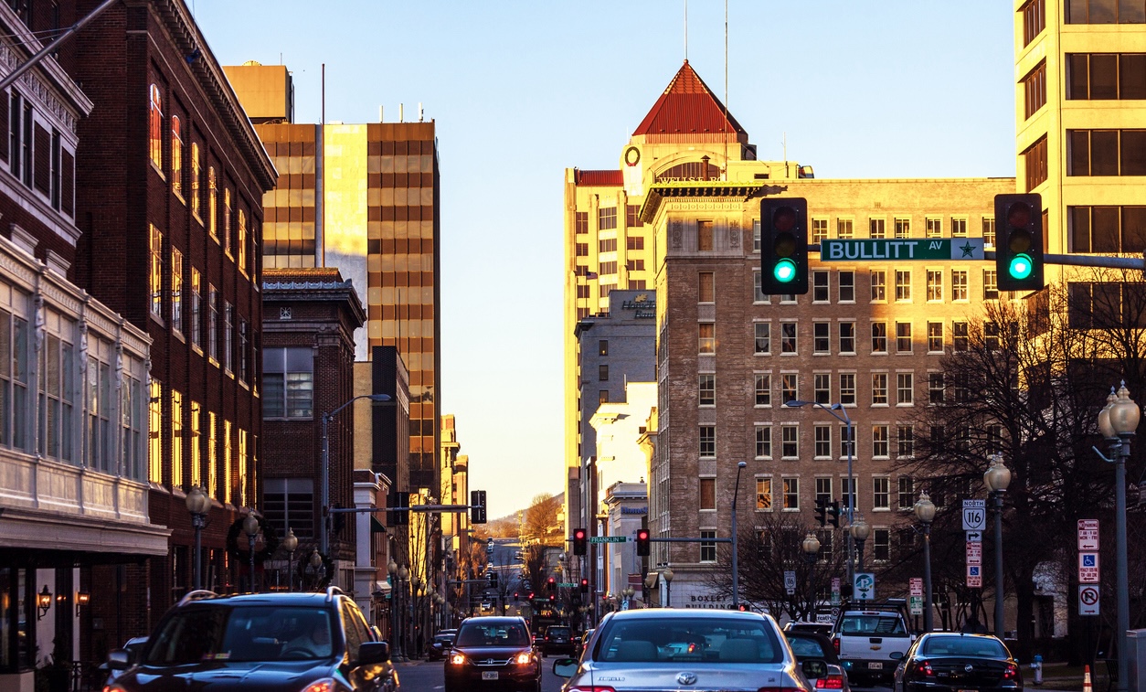 Roanoke, Virginia, US - Evening traffic in Roanoke downtown